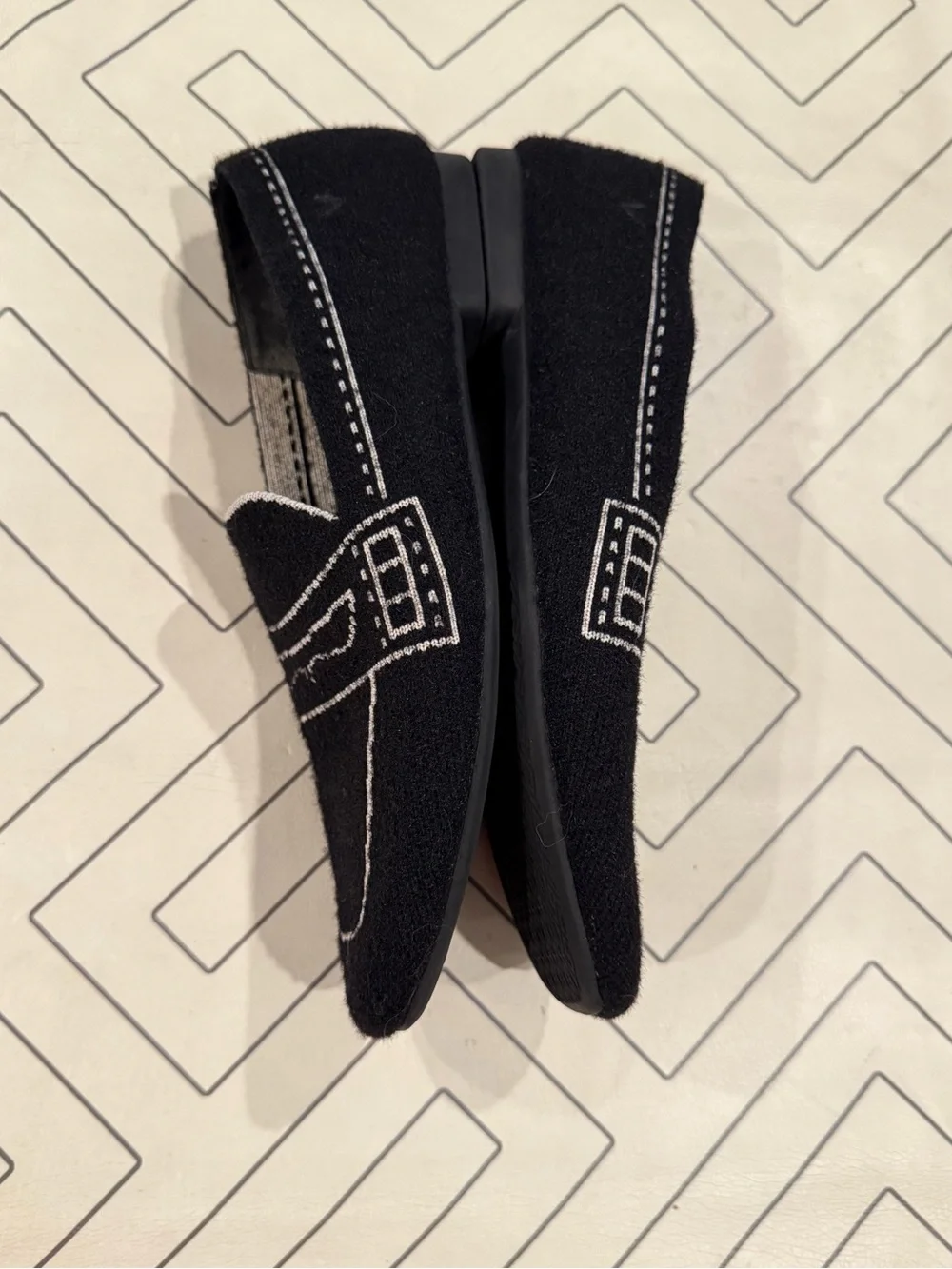Vivaia Black Printed Loafer Flats